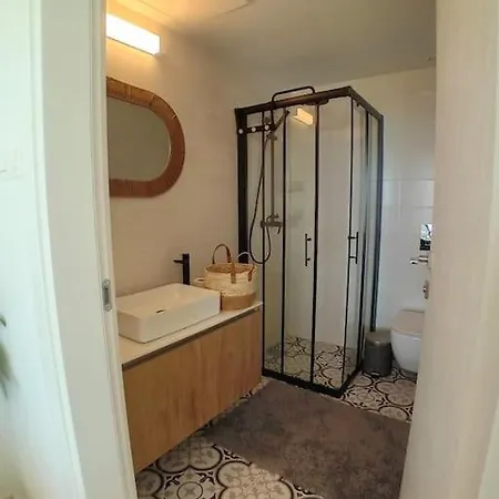 New Luxury Sea Front Apartment *
