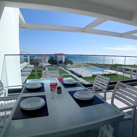 New Luxury Sea Front Apartment *