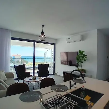 Apartment New Luxury Sea Front Perivolia
