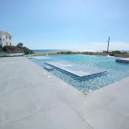 New Luxury Sea Front *
